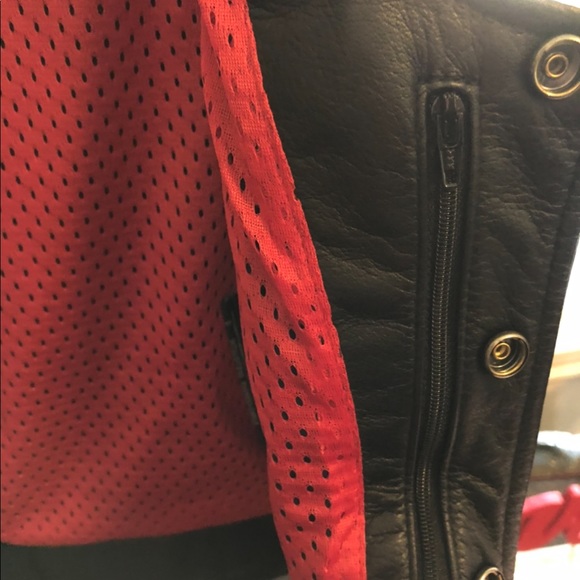 Harley-Davidson Black Leather Vest - Picture 6 of 11